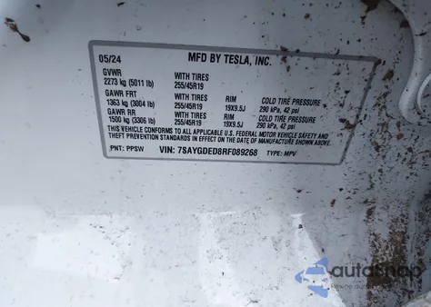 2024 Tesla Model Y Long Range Dual Motor All-Wheel Drive/Rwd z USA, uszkodzony, nr VIN 7SAYGDED8RF089268